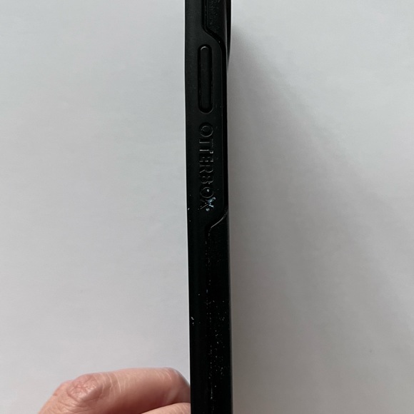 OtterBox iPhone 12 Max Slim Case - black. - Picture 3 of 10